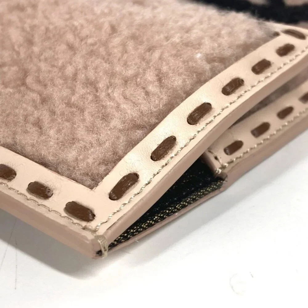 FENDI 7AS047 Smartphone case phone pouch FF logo fur charm bag Pouch